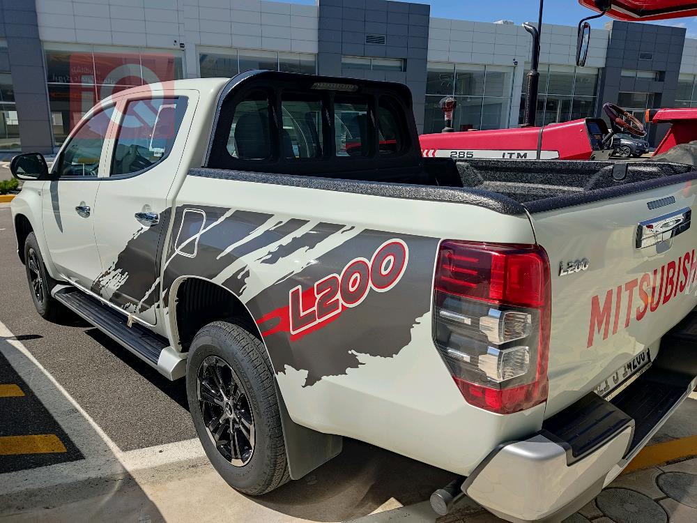 میتسوبیشی L200
